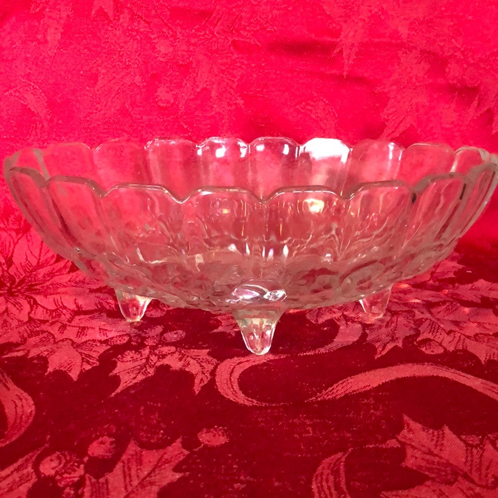 Vintage Indiana Glass Footed bowl, oval